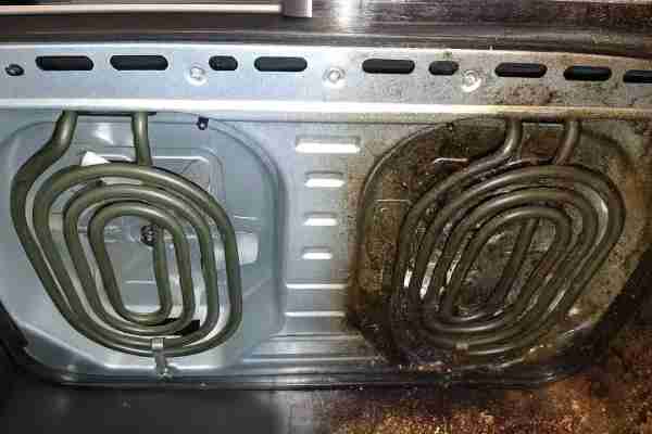 Tips for cleaning your air fryer I have a Ninja 10L5 I put a finger-sized amount of water in the dra...