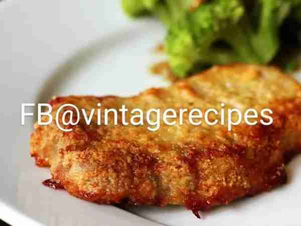 This simple pork chop recipe makes a quick and tasty dinner or lunch. PARMESAN BREADED PORK CHOPS #...