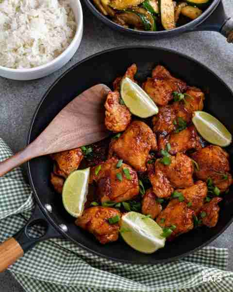 👉 https://www.slimmingeats.com/blog/quick-sriracha-chicken Sriracha Chicken - a quick and easy meal...