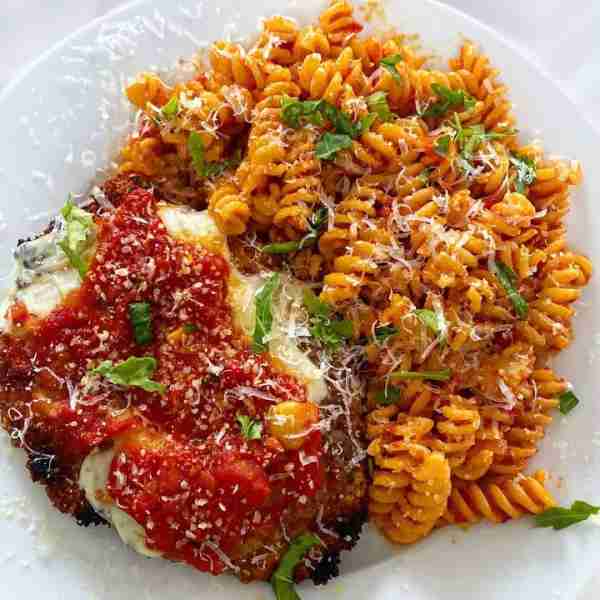 Chicken Parmesan Spicy Fusilli Pasta - Ev's Eats https://evseats.com/chicken-parmesan-spicy-fusilli-...