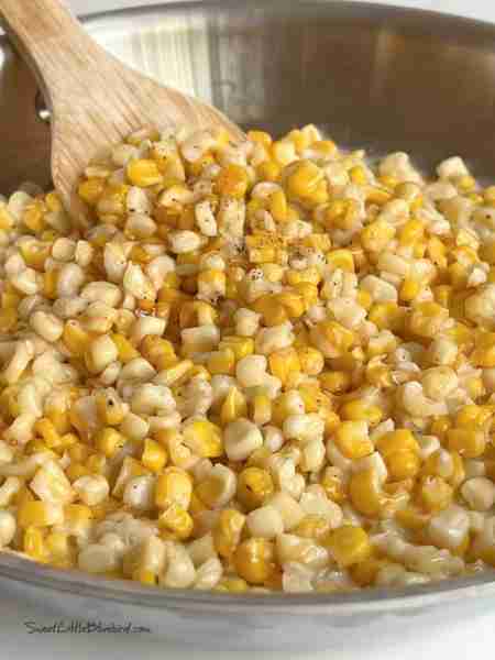 Skillet Honey Butter Corn (Regular or Hot Honey)! 🌽🍯 An irresistible side dish that's ready in jus...
