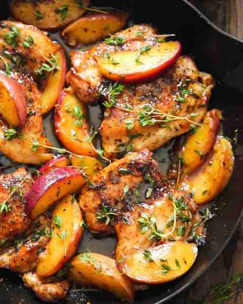 🍑🍯 Chicken with Peaches with Lemon-Honey Sauce and Fresh Thyme.🍑🍯