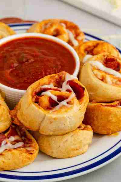 🤩 Pepperoni Pizza Pinwheels 🍕 Get RECIPE in first comment below 👇