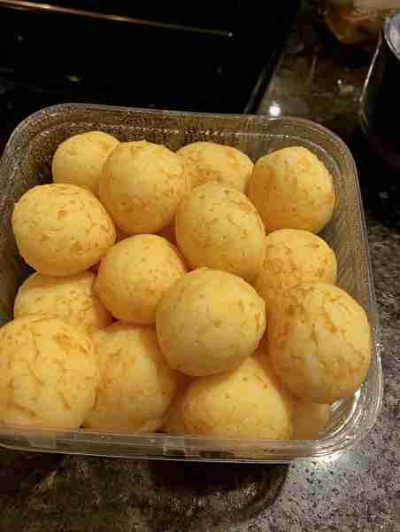 Keto Cheese Bread Balls Ingredients 1 ½ cups shredded mozzarella cheese 2 oz cream cheese 1 cup almo...