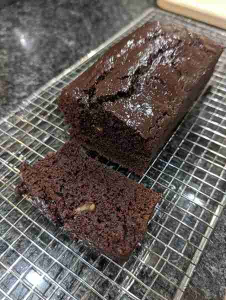 Keto Chocolate Loaf Cake Ingredients Dry Mix: 1 ½ cups almond flour ½ cup unsweetened cocoa powder 2...