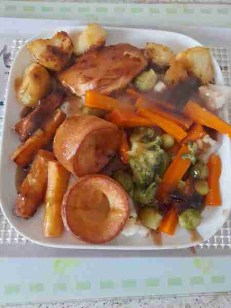 “The joy of a proper roast dinner 🥦🥕🍗”Roast lamb. . . . #roast #yorkshire #roastdinner #roasted #...