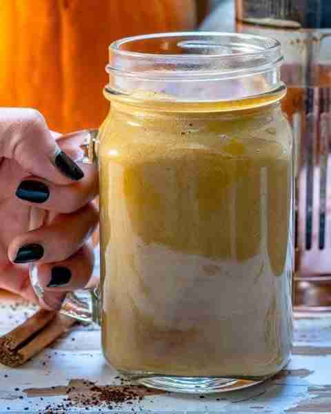 Healthy Pumpkin Spice Latte 🧡 Absolutely DIVINE...AND HEALTHY too! 🍂 Got a little #PumpkinFever?!...