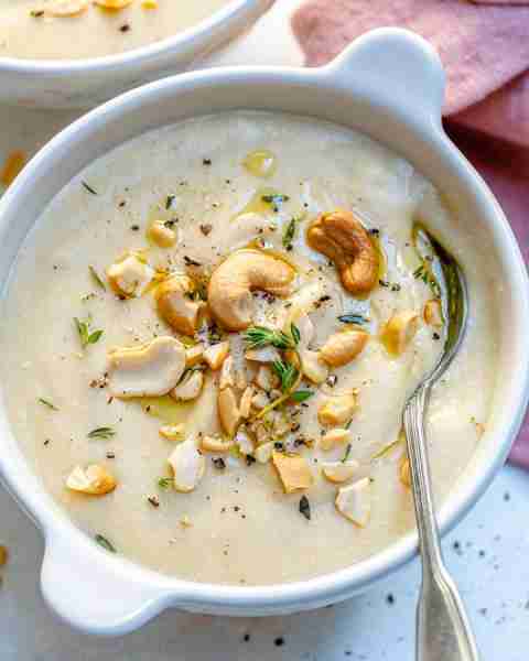 Make a delicious addition to your menu this week with our Creamy Cashew Cauliflower Soup! 🥰 This so...