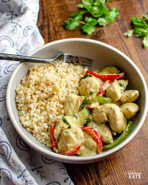 Delicious Spiced Thai Chicken Curry with tender pieces of chicken all cooked in the Actifry 😍 Recip...