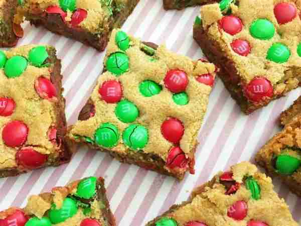 Christmas M & M Butter Cookie Bars! 💖💚 Gooey, Festive & Yummy! RECIPE BELOW!