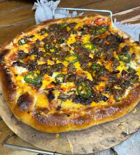 Smoked brisket pizza 🔥🔥🔥
