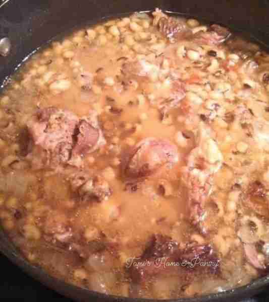 Southern Black-Eyed Peas ❤️ Recipe Requested ~~Ingredients~~ 1 pound dried black-eyed peas 1 large...