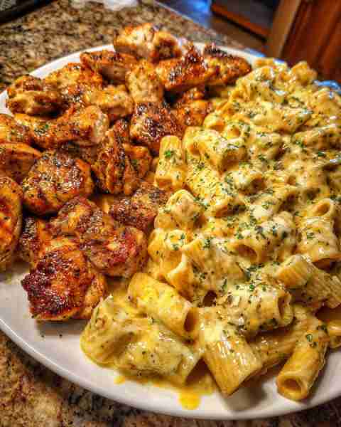 Cajun Chicken Rigatoni with Garlic Butter Mozzarella Cream Ingredients: 1 pound rigatoni pasta 2 tab...