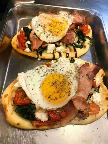 Keto Breakfast Flatbread Pizza Ingredients (2 servings) For the keto flatbread crust: 1 ½ cups shred...