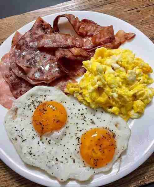 What's Missing From This Breakfast Plate 🔥