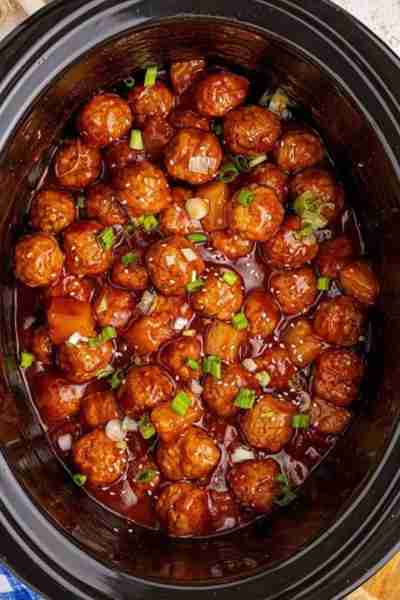 Slow Cooker 3 Ingredient Hawaiian Meatballs! 💖 Sweet and savory! 💖 RECIPE BELOW!