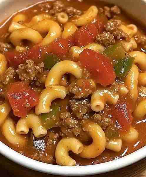 Crockpot Goulash Recipe Ingredients: 2 pounds ground beef 1/2 onion diced 1 green bell pepper diced...