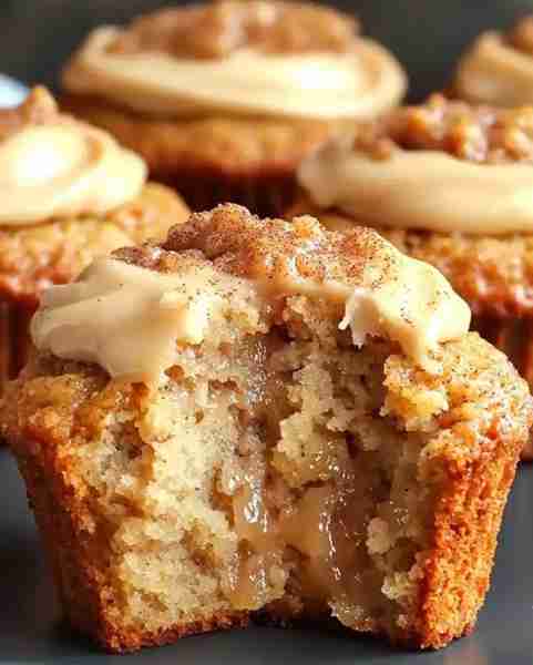 Cinnamon Applesauce Muffins Ingredients For the Muffins: 2 ½ cups all-purpose flour 1 teaspoon bakin...