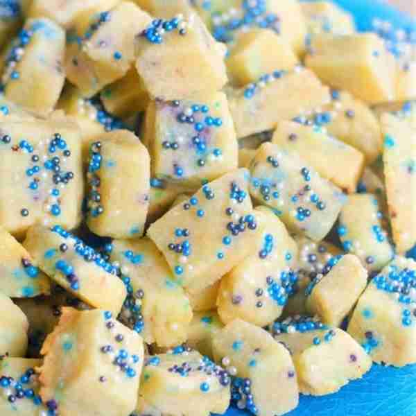 Christmas Winter Shortbread Bites! ❄️☃️ Delicious bites of shortbread magic! RECIPE BELOW!