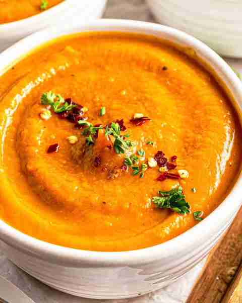 🍠🍠 Spicy Sweet Potato Soup 🍠🍠 RECIPE: https://whatsinthepan.com/spicy-sweet-potato-soup/