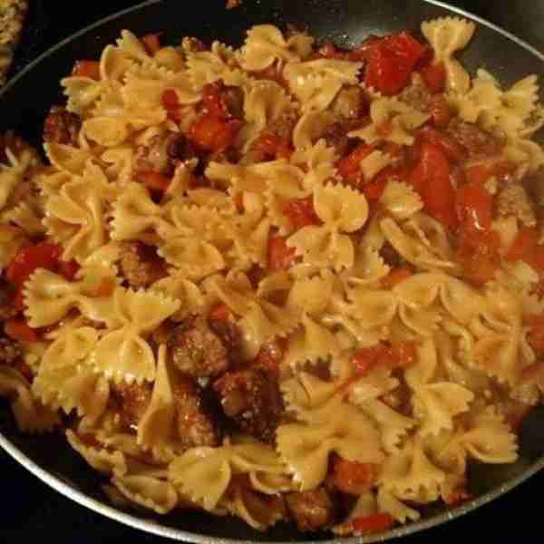 Bowties and Italian Sausage Ingredients 1 (12 ounce) package bow-tie pasta 1 tablespoon olive oil 18...
