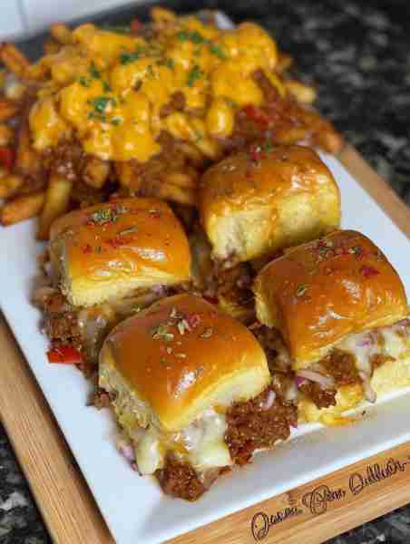 Homemade Keto Sliders with Cheesy “Fries” Ingredients (4 servings) For the keto slider buns: 2 cups...