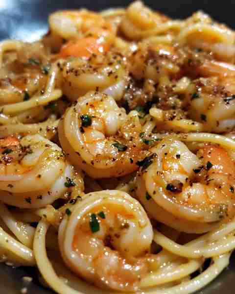 Garlic Shrimp Pasta Ingredients: 1 lb medium shrimp, deveined and tails removed 1 lb spaghetti noodl...