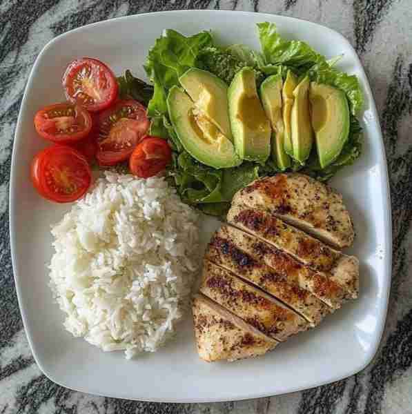 Simple dinner 🍗🍗🍅🥑🥬🍚