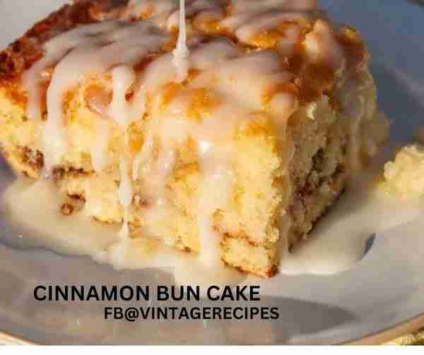 WHO WOUN'T WANT TO WAKE-UP TO THIS CAKE ON SATURDAY OR SUNDAY MORNING! #putthecoffeeon #helloweekend...