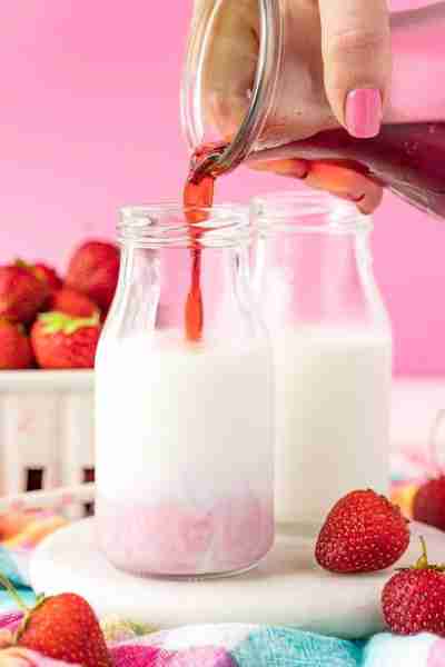 🍓🥛 Get ready to take a trip down memory lane with this Homemade Strawberry Milk recipe! 🌟RECIPE I...