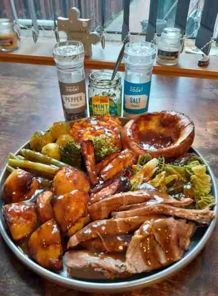 Roast lamb dinner 😊 Try and find a problem with this roast – I dare you 😋 #fblifestyle