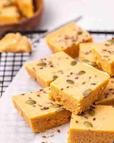 I LOVE making simple treats like this Easy Pumpkin Fudge that tastes like it took WAY more effort th...