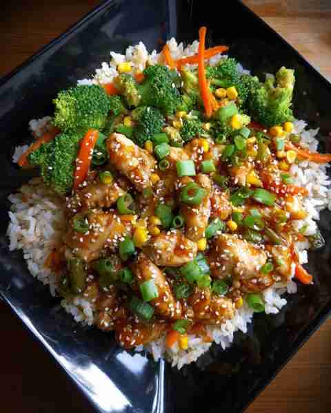 Teriyaki Chicken Rice Bowl with Veggies & Sesame 🌿🍚 Prep Time: 20 minutes Cook Time: 20 minutes Se...