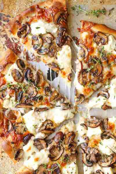 White Mushroom Pizza - The BEST pizza for all cheese and mushroom lovers! Loaded with 2 types of che...