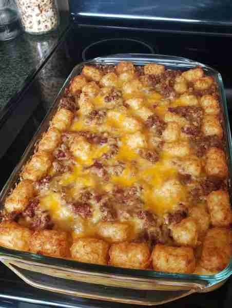 Keto Cheesy “Tater Tot” Casserole Ingredients 1 lb ground sausage (or ground beef) 1 small onion (op...