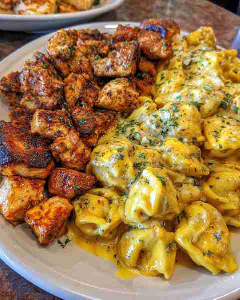 Garlic Butter Chicken Tortellini with Cajun Mozzarella Cream Ingredients: 1.5 lbs boneless, skinless...