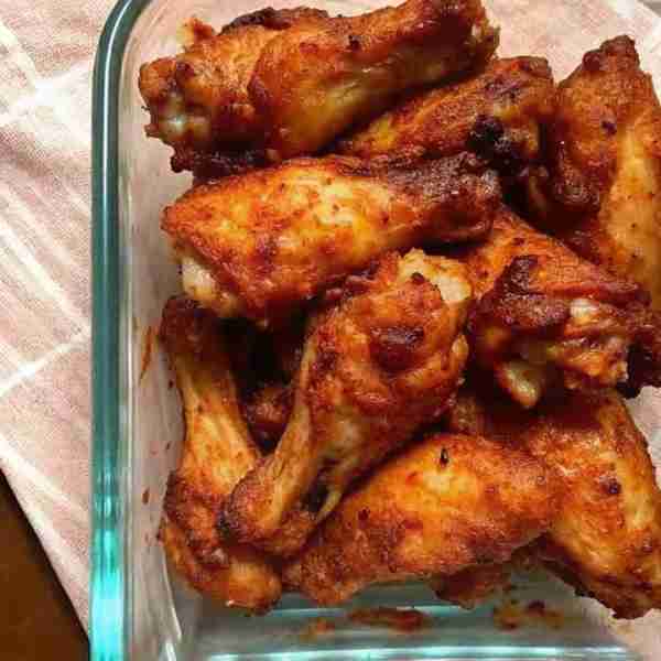 Air Fryer Chicken Wings: Quick & Crispy! Get ready to make amazing air fryer chicken wings! This rec...