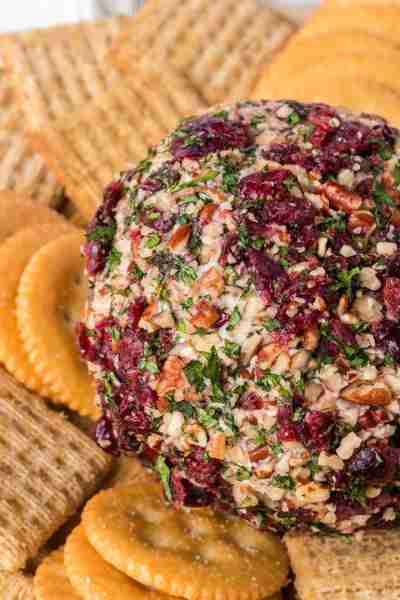 🤩 Holiday Cheese Ball 🧀 Get RECIPE in first comment below 👇