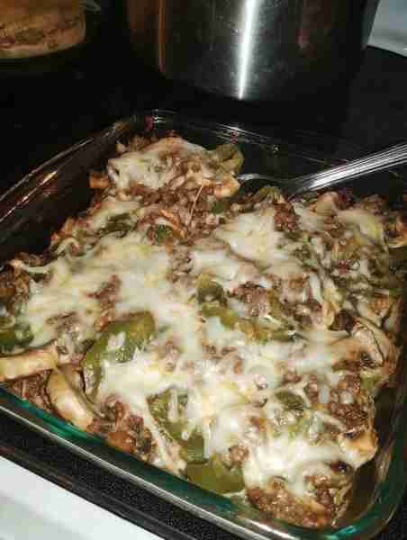 Keto Ground Beef & Veggie Casserole Ingredients 1 lb ground beef (or ground turkey) 2 tbsp olive oil...