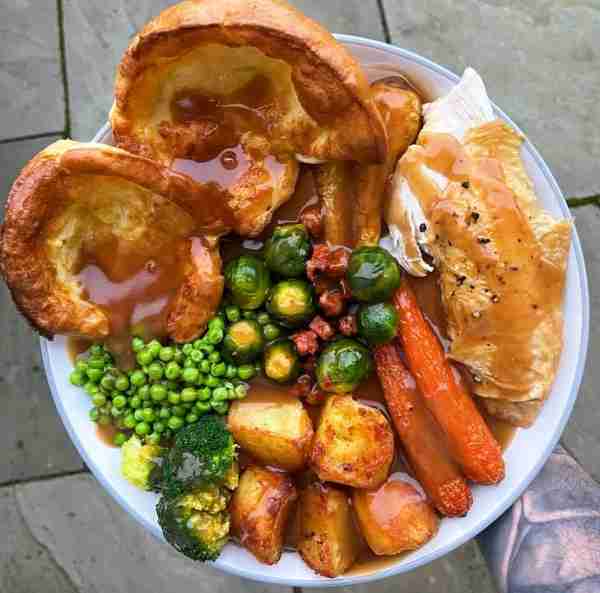 I can’t get enough of roast dinners at the moment and the new addition of chorizo sprouts! . . . #fb...