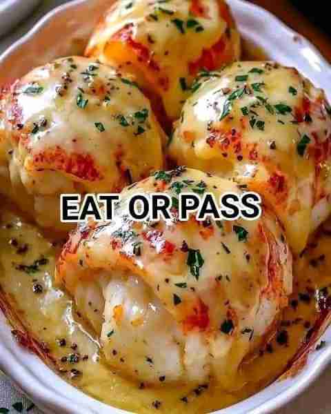 Broiled Lobster Tails in Creamy Garlic Butter Sauce ✨ 🛒 Ingredients: 4 lobster tails (thawed if fr...