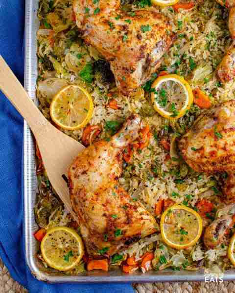 https://www.slimmingeats.com/blog/lemon-garlic-chicken-rice-traybake Lemon Garlic Chicken Rice Trayb...