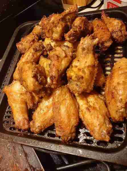 Air Fryer Garlic and Parmesan Chicken Wings