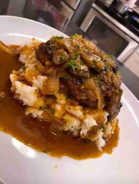 Salisbury Steak Garlic Mash Potatoes Mushroom & Onion gravy 😍😍😍 Recipe in the top R.E.P.L.Y.