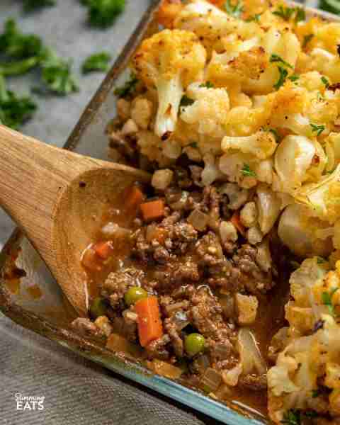 https://www.slimmingeats.com/blog/cheesy-cauliflower-topped-pie Cheesy Cauliflower Topped Pie – all...