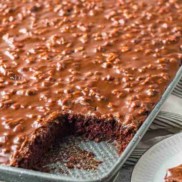 Incredible Texas Sheet Cake!🤎 Heavenly Fudgy Chocolatey flavor!🤎 Recipe Below!🤎
