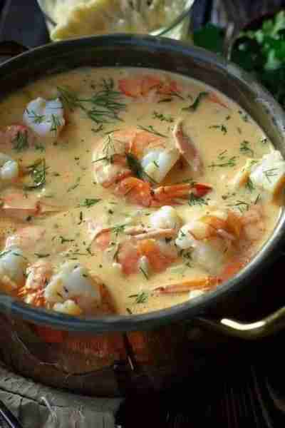 🦐 Crab & Shrimp Bisque (Quick Recipe) Ingredients: 2 tbsp butter 1 tbsp olive oil 1 small onion (ch...