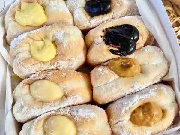 🍩 Assorted Milky Donuts Makes: about 12 donutsPrep time: 20 minutesRise time: 1.5 hoursCook time: 2...