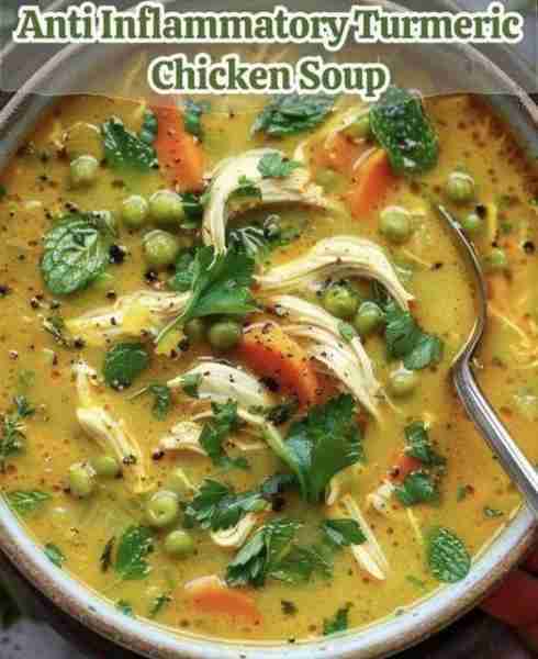🐓 Anti-Inflammatory Turmeric Chicken Soup Ingredients 1 tbsp olive oil 1 onion (chopped) 2 carrots...