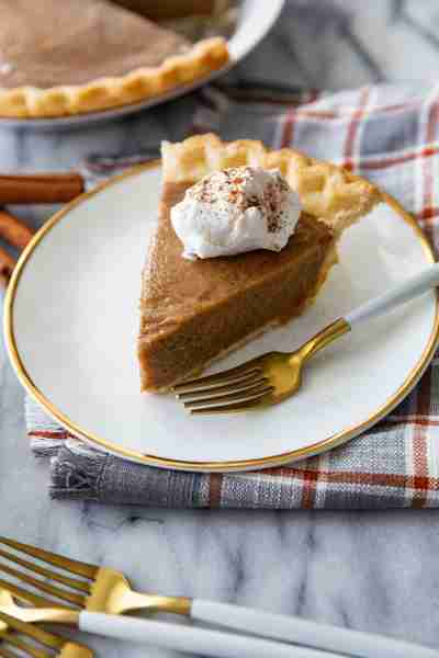*NEW RECIPE* Butterscotch Cinnamon Pie! This one deserves a spot at your Thanksgiving table! RECIPE:...